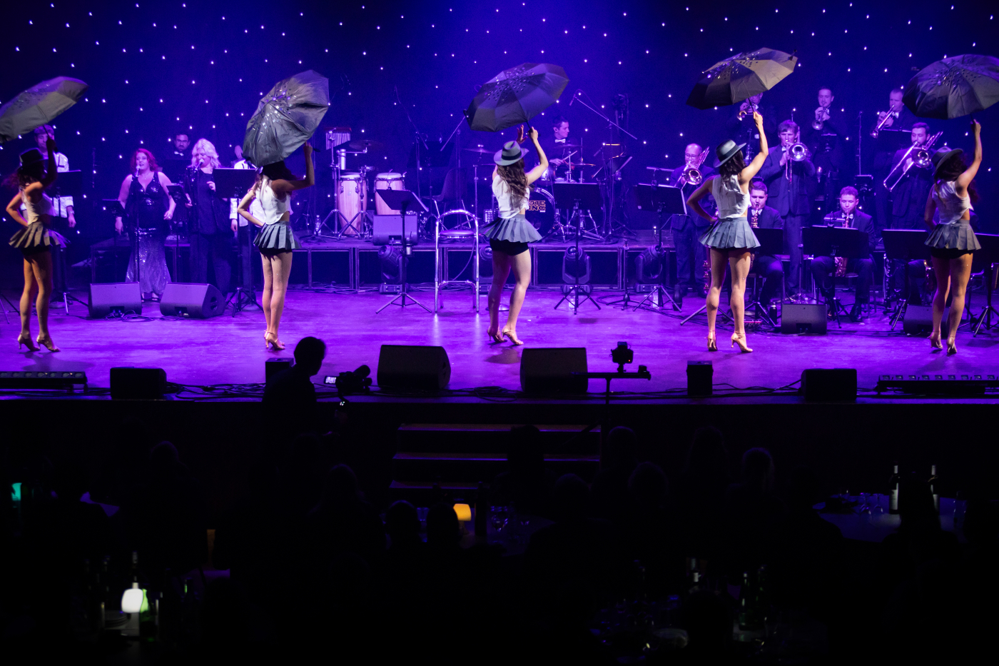 Pirate swing band Gala 2025: jak se dělá entertainment (recenze)