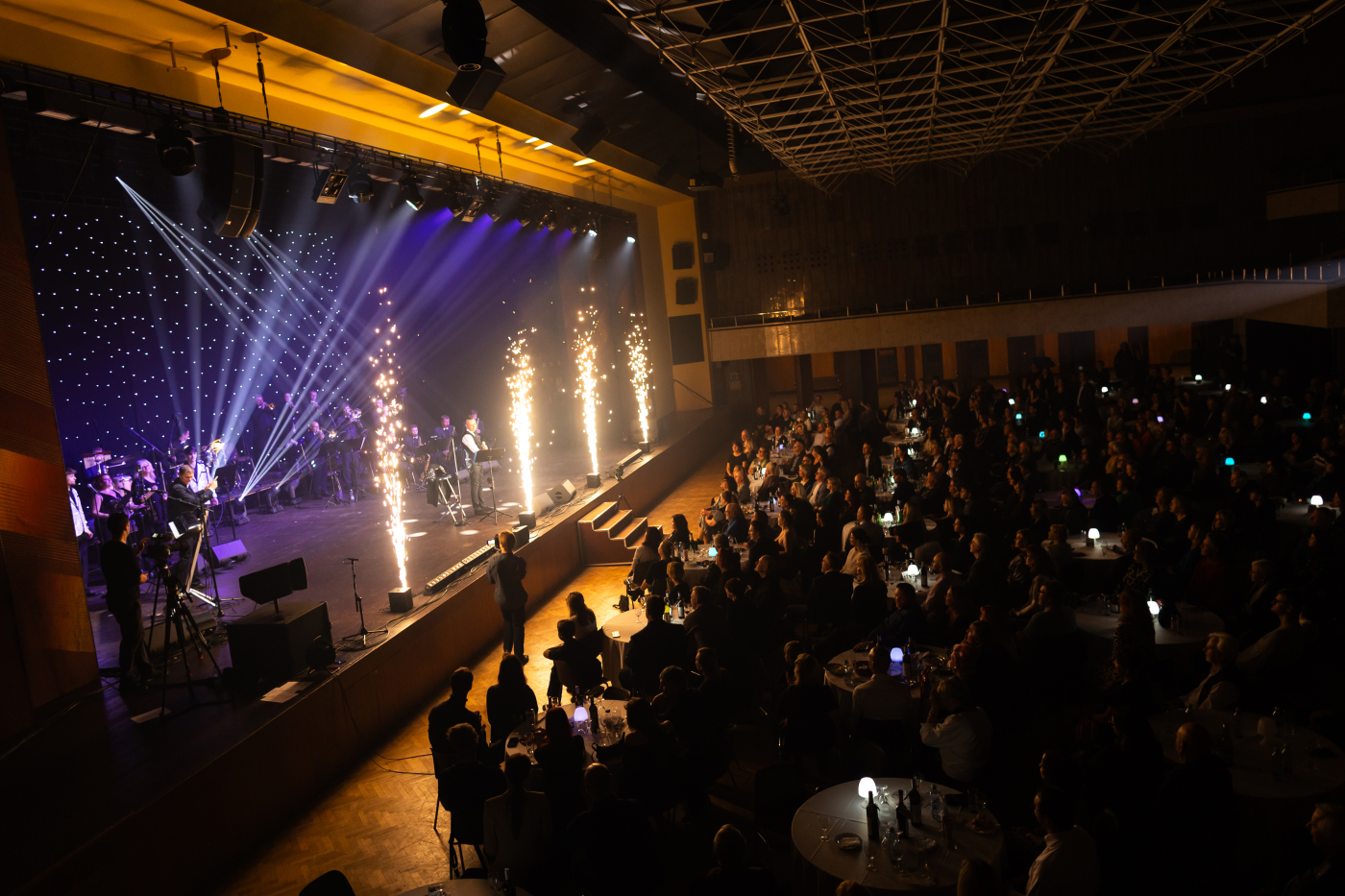 Pirate swing band Gala 2025: jak se dělá entertainment (recenze)